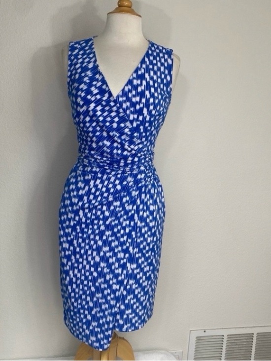 Ann Taylor Dresses & Skirts - Ann Taylor Women Blue White Abstract V Neck Sleeveless Stretch Wrap Dress Size S